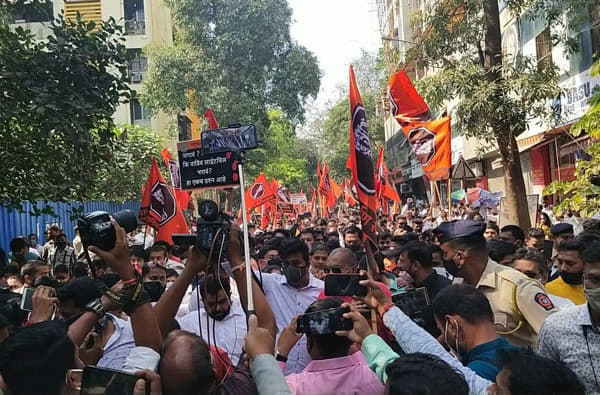 MNS Morcha Against Electricity Bill ! राज्यभरात मनसेचा आंदोलनाचा झटका; मुंबईत विराट मोर्चा, तर ठाण्यात पोलीस-मनसे कार्यकर्त्यांत बाचाबाची