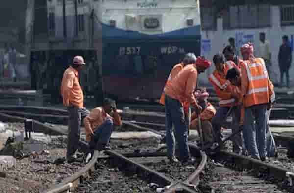 Good News! भारतीय रेल्वेकडून 13 लाख कर्मचाऱ्यांना मोठं गिफ्ट, सुरू होणार नवी सुविधा