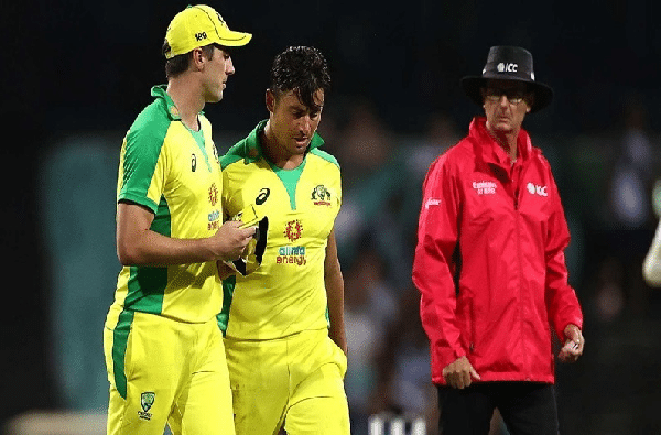 IND vs AUS : विजयाच्या आनंदात ऑस्ट्रेलियाला धक्का, दुखापतीमुळे हा खेळाडू पुढील सामन्याला मुकणार? IND vs AUS : विजयाच्या आनंदात ऑस्ट्रेलियाला धक्का, दुखापतीमुळे हा खेळाडू पुढील सामन्याला मुकणार?