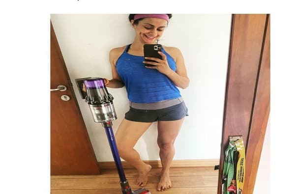 अभिनेत्री आणि डिझायनर गुल पनाग आता आगळ्यावेगळ्या कारणानं चर्चेत आली आहे. ती तिच्या फिटनेससाठी नेहमीच ओळखली जाते, मात्र यावेळी तिनं चाहत्यांना चकित केलं आहे.