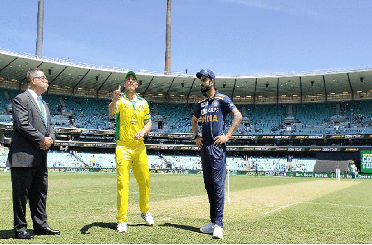 Ind vs Aus 2020, 2nd ODI  | विराट कोहली-केएल राहुलची झुंजार खेळी, ऑस्ट्रेलियाची टीम इंडियावर 51 धावांनी मात, मालिकाही जिंकली