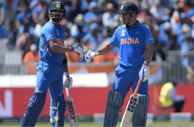 Photo | कर्णधार कोहलीला सतावतेय महेंद्रसिंग धोनीची कमी, वेस्ट इंडिजच्या दिग्गज खेळाडूचं मत