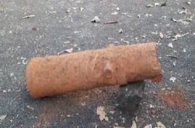 PHOTO : 70 किलो वजन, तीन फूट लांब, मालवणमध्ये भरतगड किल्ल्याच्या पायथ्याची आढळली तोफ