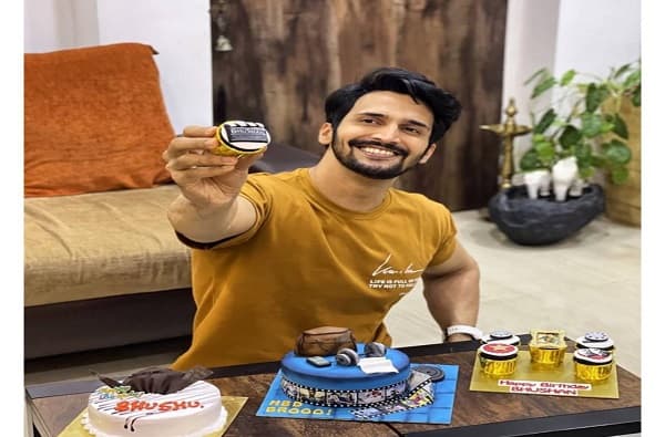अभिनेता भूषण प्रधानचा वाढदिवस नुकताच पार पडला आहे. लॉकडाऊनमुळे त्याने हा वाढदिवस अतिशय साध्या पद्धतीनं साजरा केला.