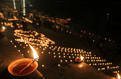 वाराणसीत देव दीपावलीनिमित्त 11 लाख दिव्यांची आरास, उत्सवाला नरेंद्र मोदी यांची उपस्थिती