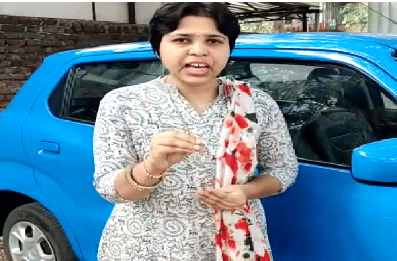 ...तर तृप्ती देसाईंच्या तोंडाला काळं फासू, शिवसेना महिला आघाडीचा इशारा