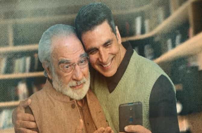 Akshay Kumar | नव्या चित्रपटाची घोषणा? कुलभूषण खरबंदांसह अक्षय कुमारचा फोटो इंटरनेटवर चर्चेत!