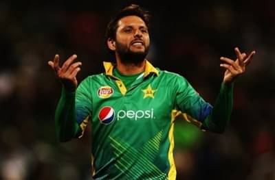 LPL 2020 स्पर्धा अर्ध्यावर सोडून पाकिस्तानात परतलेला शाहिद आफ्रिदी म्हणतो मी पुन्हा येईन