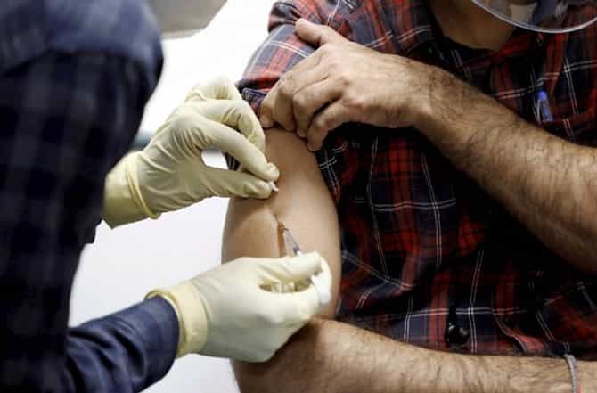 Corona Vaccine Tracker : जानेवारी अखेरपर्यंत अॅस्ट्राझेनेकाच्या यूएस ट्रायलचे रिझल्ट्स येणार