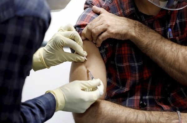 Corona Vaccine Tracker : जानेवारी अखेरपर्यंत अ‍ॅस्ट्राझेनेकाच्या यूएस ट्रायलचे रिझल्ट्स येणार