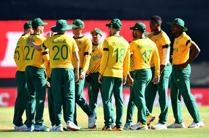 England vs South Africa | दक्षिण आफ्रिकेच्या खेळाडूला कोरोनाची लागण, पहिला सामना पुढे ढकलला