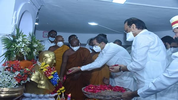 PHOTOS: डॉ. बाबासाहेब आंबेडकर यांचा महापरिनिर्वाण दिन; मुख्यमंत्री ते राज्यपालांकडून अभिवादन