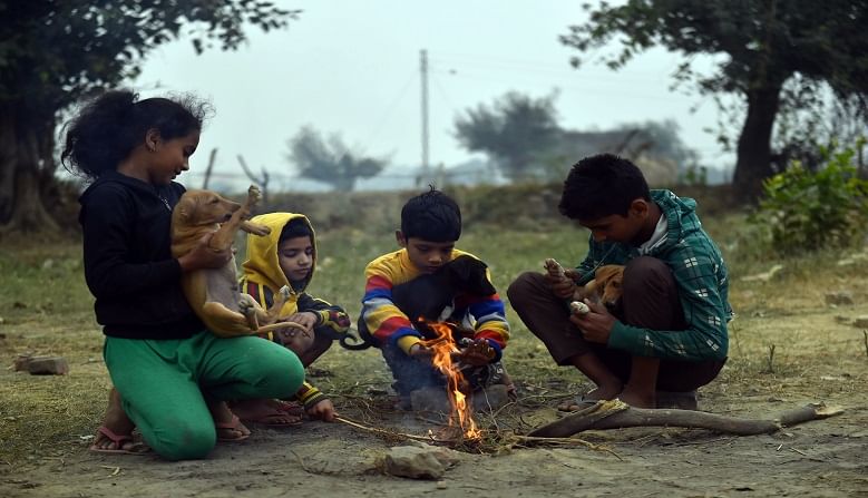 Weather Alert : विदर्भात गोंदिया गारठलं तर मुंबईत एप्रिलसारखी उष्णता