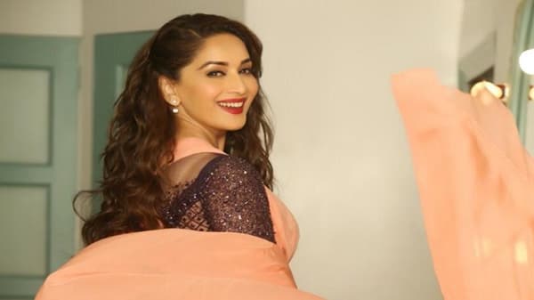Madhuri Dixit | माधुरी दीक्षितने सांगितले तिच्या सौंदर्यांचे राज, दिल्या काही ब्यूटी टिप्स!