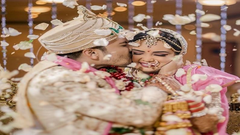 Udit Narayan | आदित्य आणि श्वेता दहा वर्षांपासून लिव्ह इन रिलेशनशिपमध्ये होते, उदित नारायण यांचा खुलासा Udit Narayan | आदित्य आणि श्वेता दहा वर्षांपासून लिव्ह इन रिलेशनशिपमध्ये होते, उदित नारायण यांचा खुलासा