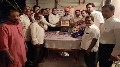 Ranjitsinh Disale | डिसले गुरुजींना डाक विभागाचं खास गिफ्ट, पोस्टाचं तिकीट जारी