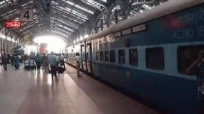 आता ट्रेन तिकिट महागणार, CSMT सह या रेल्वे स्थानकांवर द्यावे लागणार जास्त पैसे