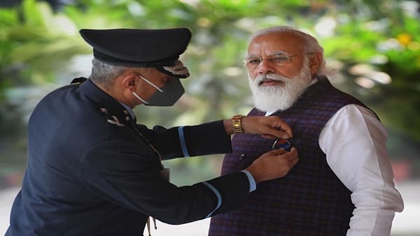 संपूर्ण देशाला तुमच्यावर गर्व, सशस्त्र सेना झंडा दिनी पंतप्रधान मोदींकडून जवानांना सलाम
