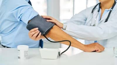 High Blood Pressure | उच्च रक्तदाबाची दोन लक्षणे, डोळे आणि चेहऱ्यावरुन ओळखा आजार