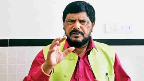 2024मध्ये शिवसेनेचं काय होणार?, रामदास आठवलेंचं मोठं भाकीत; दिली ही ऑफर