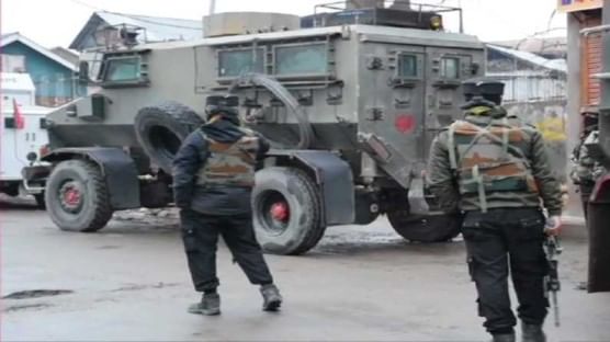 काश्मीरमध्ये सुरक्षादल आणि दहशतवाद्यांमध्ये चकमक; भारतीय जवानांकडून दोन दहशतवाद्यांना कंठस्नान