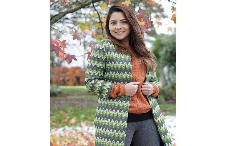 लोकेश गुप्ते दिग्दर्शित या चित्रपटात अभिनेत्री सोनाली कुलकर्णीसह अभिनेता हेमंत ढोमे आणि अभिनेता संतोष जुवेकरसुद्धा महत्वाची भूमिका साकारणार आहे. 