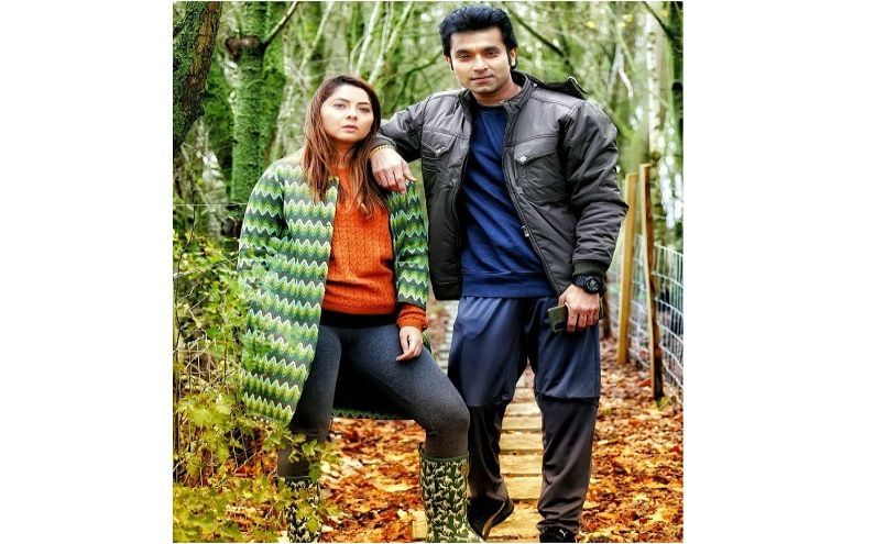 'Dateभेट'या चित्रपटाच्या चित्रीकरणासाठी सध्या सोनाली लंडनमध्ये आहे आणि आता अभिनेता संतोष जुवेकरसुद्धा चित्रीकरणासाठी सेटवर पोहोचलाय.