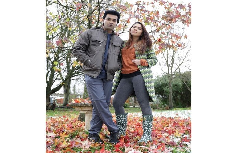 आता चित्रीकरणातून वेळ काढत सोनाली आणि संतोषनं मस्त फोटोशूट केलं आहे. 