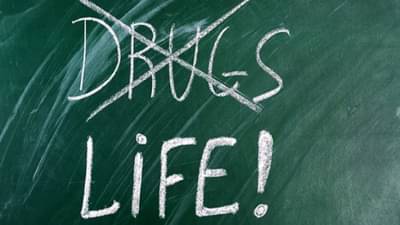 मुंबई पोलिसांच्या या ट्विटवरून तुम्हाला काय समजलं? नशा करू नका सांगण्यासाठी भन्नाट Tweet