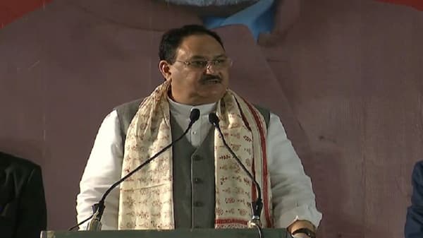 भारतीय जनता पक्षाचे अध्यक्ष जेपी नड्डा हे सध्या पश्चिम बंगालच्या दौऱ्यावर आहेत. त्यांच्या दौऱ्याचा आजचा दुसरा दिवस आहे. जेपी नड्डा आणि कैलाश विजयवर्गीय यांच्या ताफ्यातील वाहनांवर तृणमुल काँग्रेसच्या कार्यकर्त्यांवर हल्ला केल्याचा आरोप भाजपने केला आहे.