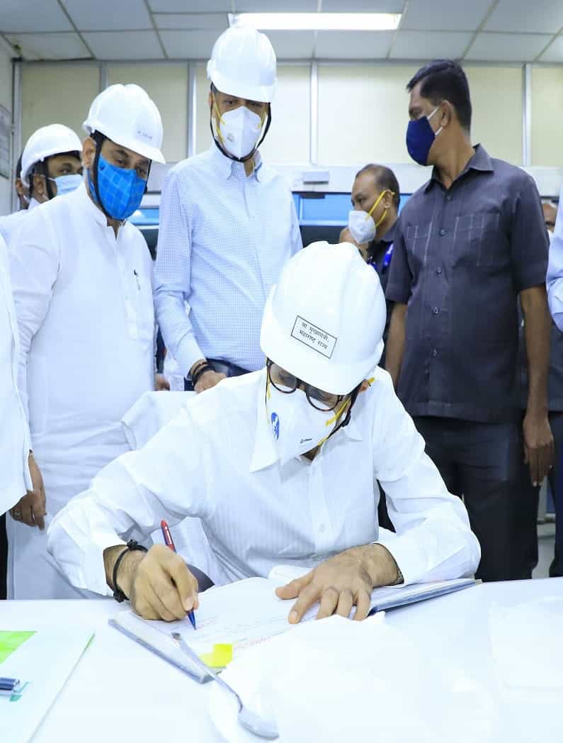 मुख्यमंत्री उद्धव ठाकरे आज सातारा, रत्नागिरी आणि पुणे जिल्ह्याच्या दौऱ्यावर होते. यावेळी यांनी तिनही जिल्ह्यातील महत्वाच्या प्रकल्पांची पाहणी केली.