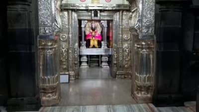 पंढरपुरात संजीवन समाधी सोहळ्याचा उत्साह, भक्तांच्या भेटीला साक्षात श्री. विठ्ठल!