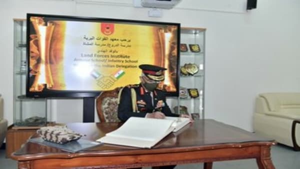 लष्करप्रमुख जनरल मनोज मुकूंद नरवणे यांनी 10 डिसेंबरला युएईच्या लँड फोर्सेस इन्स्टिट्यूटला भेट दिली आहे. (फोटो- ANI)