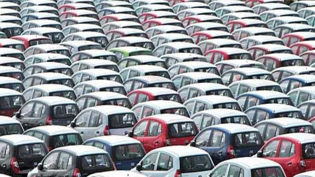 कोरोना संकटकाळातही प्रवासी आणि दुचाकी वाहनांच्या विक्रीत मोठी वाढ