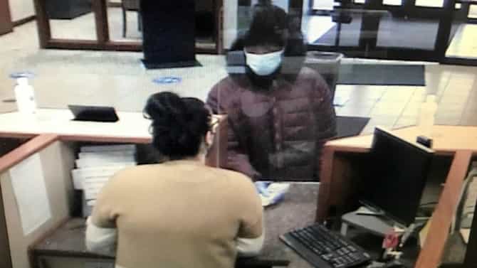 कोरोना झाल्याचं सांगत संसर्ग पसरवण्याची धमकी; बँक लुटण्यासाठी वेगळीच शक्कल