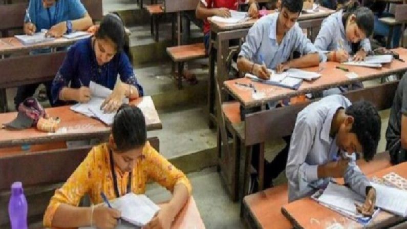 रेल्वे भरतीची तयारी करताय? मग बोर्डाच्या ह्या गाईडलाईन्स वाचलात का? रेल्वे भरतीची तयारी करताय? मग बोर्डाच्या ह्या गाईडलाईन्स वाचलात का?