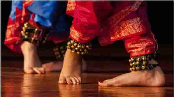 कलाकेंद्रात तब्बल 8 महिन्यांनी ढोलकीवर थाप अन् घुंगराची छमछम!