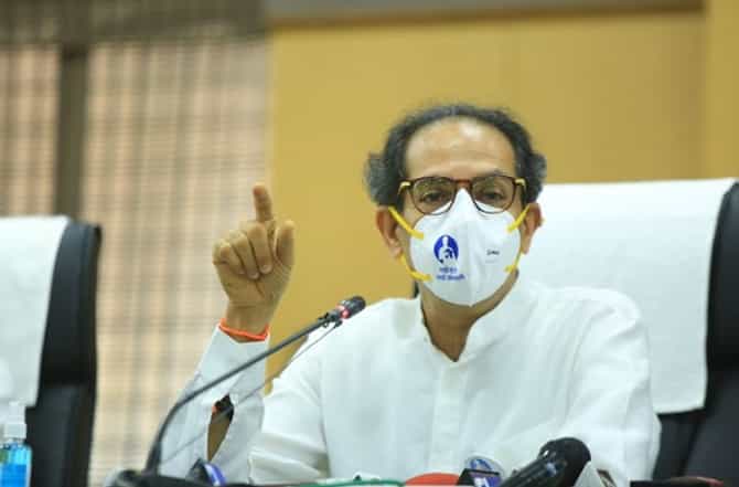 ...नाहीतर शेतकऱ्यांच्या घरीदेखील धाडी टाकतील, उद्धव ठाकरेंचा केंद्र सरकारला मिश्किल टोला