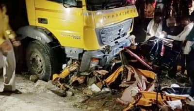 हायवाखाली ऑटो आला अन् अक्षरश: चुराडा झाला! गंगाखेडमध्ये भीषण अपघात, चार जण जागीच ठार