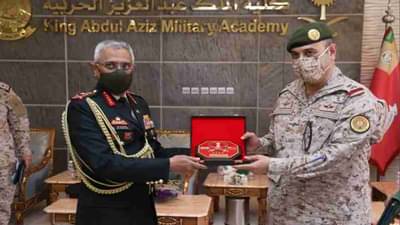 भारताचे लष्कर प्रमुख सौदी अरब-यूएईत, पाकिस्तानमध्ये खळबळ