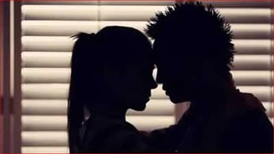 नवऱ्याने पत्नीच्या 14 बॉयफ्रेंडसना पाठवली नोटीस; नुकसानभरपाईची मागणी