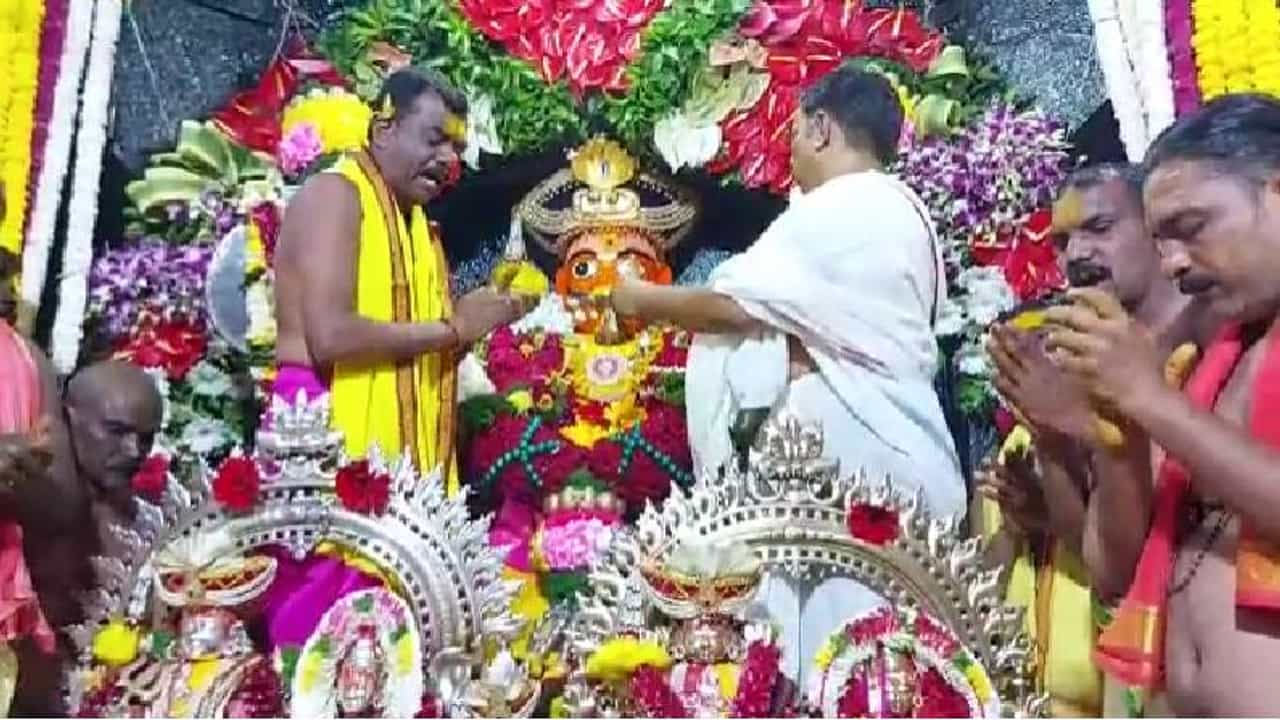 जेजुरी गडावर चंपाषष्ठी उत्सवास प्रारंभ, खंडेरायाच्या देवदिवाळीला उत्साहात सुरवात