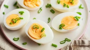 Egg Test | बाजारातून आणलेली अंडी ताजी की शिळी? ‘या’ पद्धतीने तपासा...