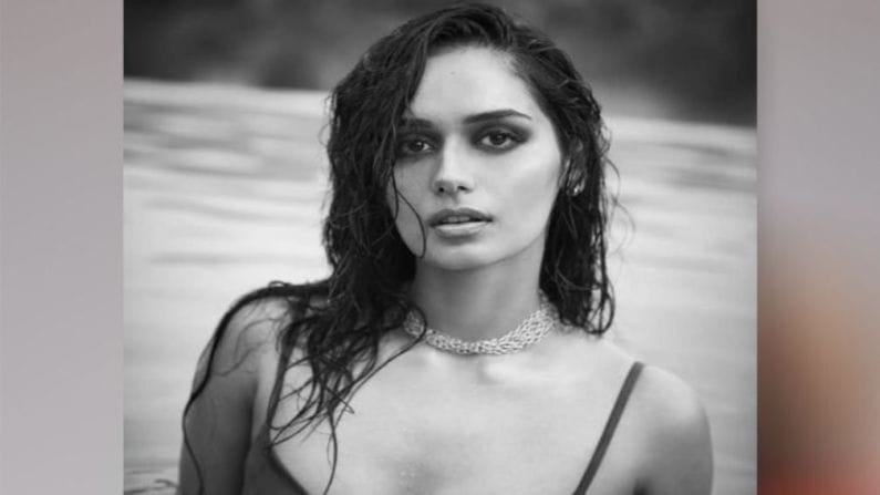 मानुषीच्या मालदीवमधील फोटोवर तिचे चाहते मोठ्या प्रमाणात कमेंट करत आहेत. एकानं तर तिचा हा कातिलाना अंदाज पाहून 'एक काम करा, आम्हाला मारुन टाका' अशी कमेंट केली.