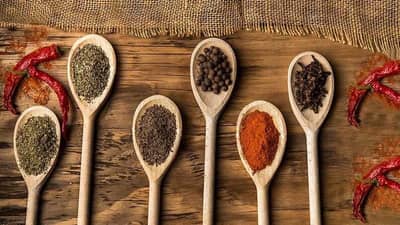 कोळसा, सोप स्टोन, विटेचा चुरा, मसाल्यात होणारी भेसळ कशी ओळखाल?