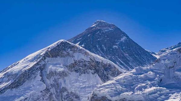 कधी अंतराळातून बर्फाने झाकलेला हिमालय पाहिलाय? नासाने काढलेला हा फोटो पाहून तुम्हीही म्हणाल WOW!