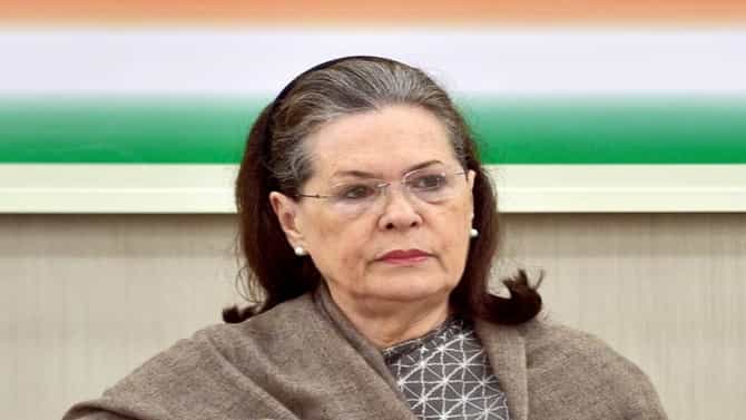 काँग्रेस कात टाकणार? सोनिया त्या नेत्यांना भेटणार!