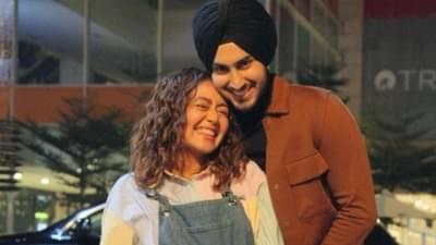 Neha Kakkar : महिन्याभरापुर्वी शुभमंगल, नेहा कक्करला आताच डोहाळे ? बघा फोटोचं वास्तव