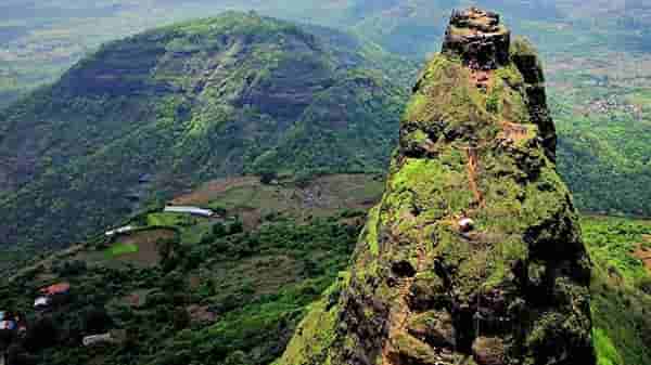 Kalavantin Durg । वन डे ट्रेकचा प्लॅन करताय, मग मुंबई जवळचा कलावंतीण दुर्ग तुमची वाट पहातोय!