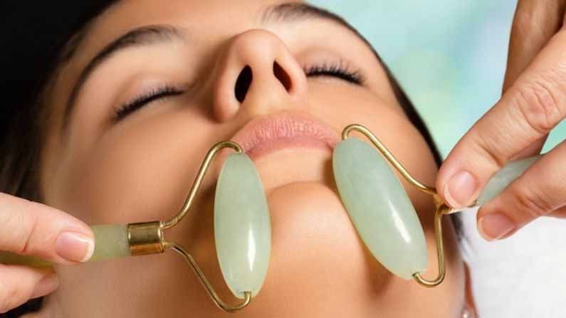 Face Massage | त्वचेसाठी संजीवनी ठरेल ‘फेस मसाज’, वाचा याचे फायदे...